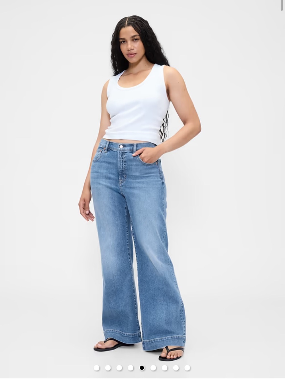 Gap High-Rise Relaxed Flare Jeans - Picture 4 of 14
